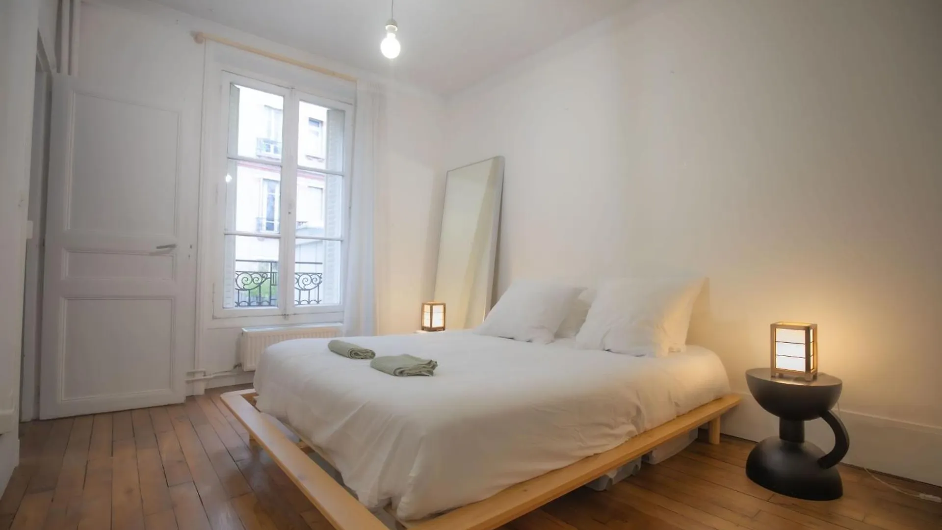 Apartment Lovely Spacious Cocoon In Paris