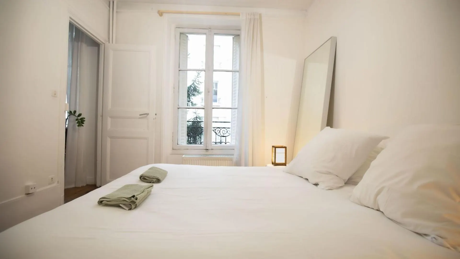 Διαμέρισμα Lovely Spacious Cocoon In *